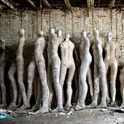 10 mummified corpses of adult Homo callidus