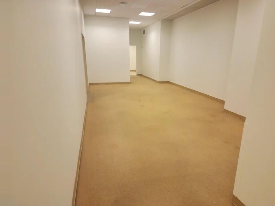 If you noclipped into this hallway, what would you watch on TV? :  r/backrooms