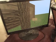 Entity ZH 922第一次在某个设备上与流浪者交互，一个告示牌突然出现在转角，上面写着“hi!”