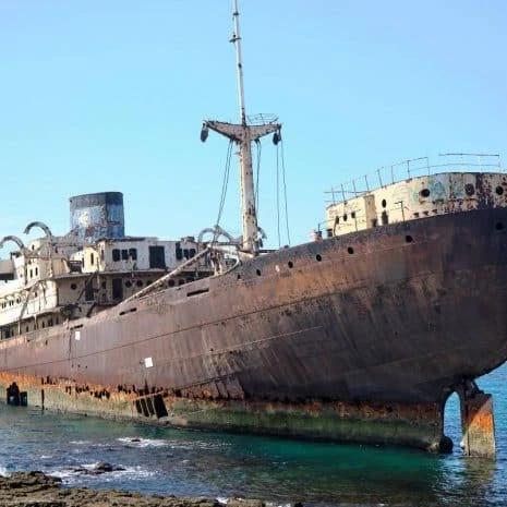 Barco abandonado №-23