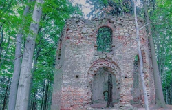 This photo taken by anonymous wanderer, B.W., shows the stone ruins of "Repose ton esprit".