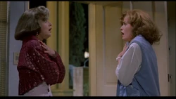  О Боже мой! (юная Дженнифер) " я стара! / "(старшая Дженнифер) " Я молода!"Дженнифер встречает себя 47-летней в 2015 году .