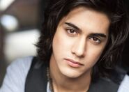 Avan-jogia-photo-8