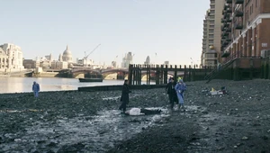 Alex Woodbridge's body is discovered on the south bank of the Thames