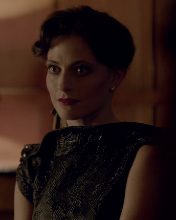 Irene Adler Pulver Baker Street Wiki Fandom