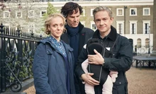 Mary, John i Sherlock z małą Rose