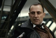 Blackwood podczas walki z Sherlockiem na Tower Bridge