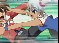 Julie rzuca się na Dana