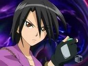 Shun ready to throw his Bakugan