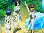 Dan z Fabią i Shunem włóczy się w dżungli