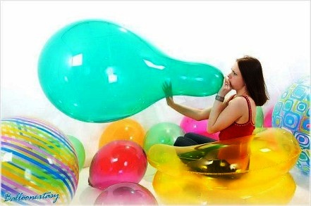 Balloons women popping Mellyloon videos