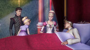 Lacey offers to help the king