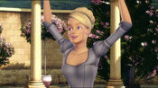 Barbie-12-dancing-princesses-disneyscreencaps.com-4743