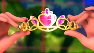 The crown's back structure