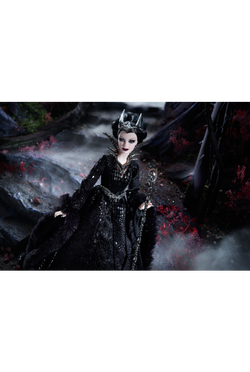 Queen of the dark forest clearance barbie doll