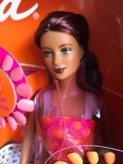 2002 Amazing Nails Kayla