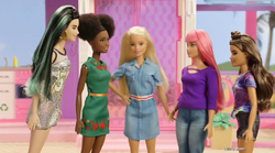 Barbie Dreamhouse Adventures Daisy Doll Pink hair Curvy