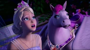 Final-battle-barbie-movies-35338240-500-281.png (790 kio)