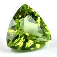 le péridot, la pierre précieuse préférée de Délia