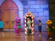 Barney and his friends meet the Guard.