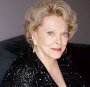 Shirley-douglas-5ba51a5b-97ce-4c74-b85d-c02ea908281-resize-750.jpeg