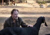 S03E01 Still 008
