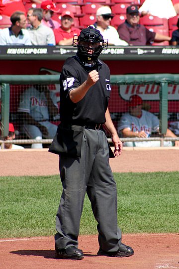 MLB names 2nd, 3rd Black ump crew chiefs