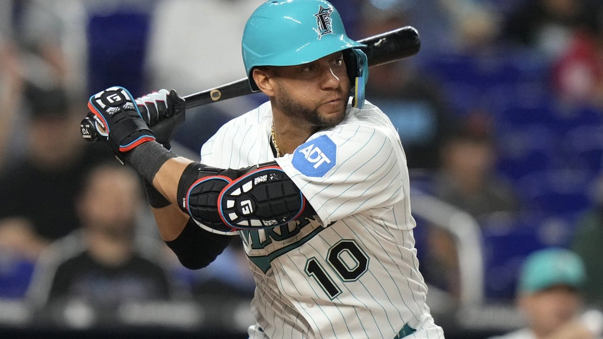 Yuli Gurriel Baseball Wiki Fandom