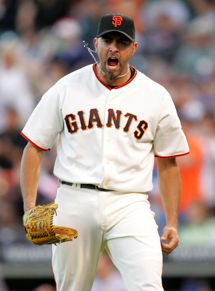 Tour of the Giants Clubhouse with Jeremy Affeldt 