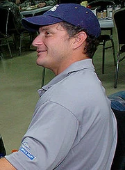 A photo of Darren Bragg