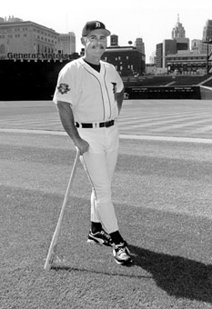 Pittsburgh Pirates 1979 World Series manager Chuck Tanner throws out the  first pitch to start the 2006 Major League Baseball All-Star Game in  Pittsburgh on July 11, 2006. The American League won