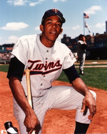This guy came across Tony Oliva's brother : r/minnesotatwins