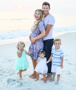 Pregnancy announcement #4.