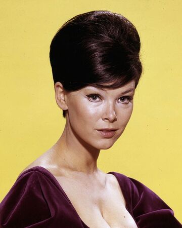 Yvonne craig photos