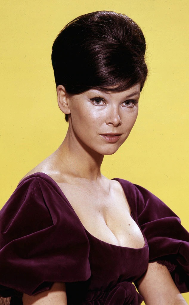 VIDA E MORTE DA ATRIZ YVONNE CRAIG A BATGIRL DA SÉRIE BATMAN 