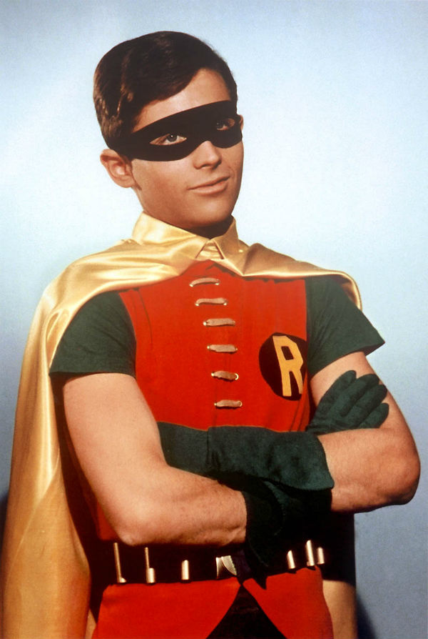 Rudyard Kipling fontein als Robin (1960s Batman series) | Batman Wiki | Fandom