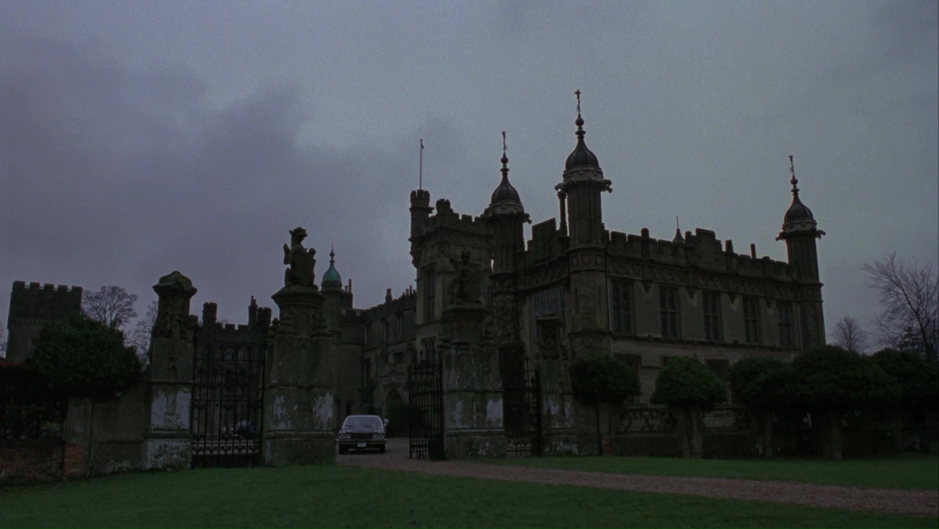 Arriba 74+ imagen batman 1989 wayne manor