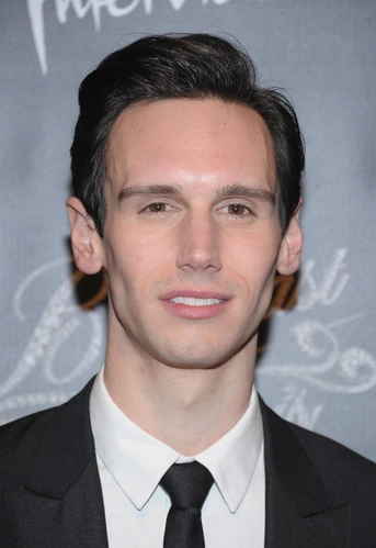 Cory Michael Smith | Batpedia | Fandom