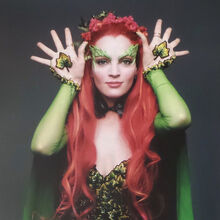 Poison Ivy Batman Wiki Fandom