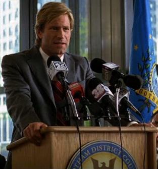 Harvey Dent (Aaron Eckhart) | Batpedia | Fandom