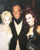 Kane with Drew Barrymore and Debi Mazar on the set of Batman Forever