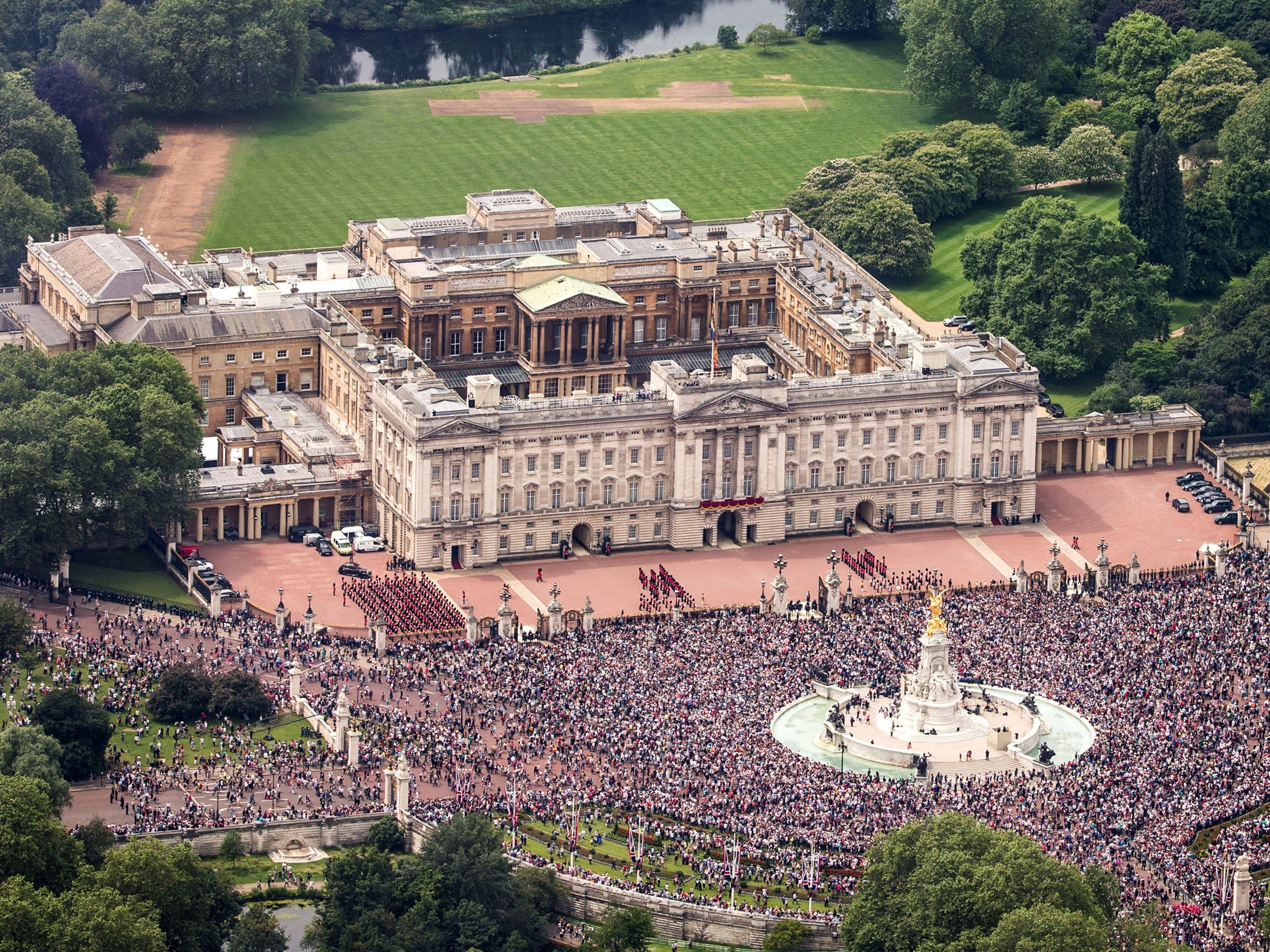 Buckingham Palace | Battle of Britain movie Wiki | Fandom