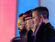 Judges s4.jpg (163 KB) Lisa Winter (center) among the judging panel in 2019.