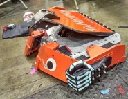 Tantrum sporting a Witch Doctor-inspired fist ahead of fighting Tombstone in 2018.