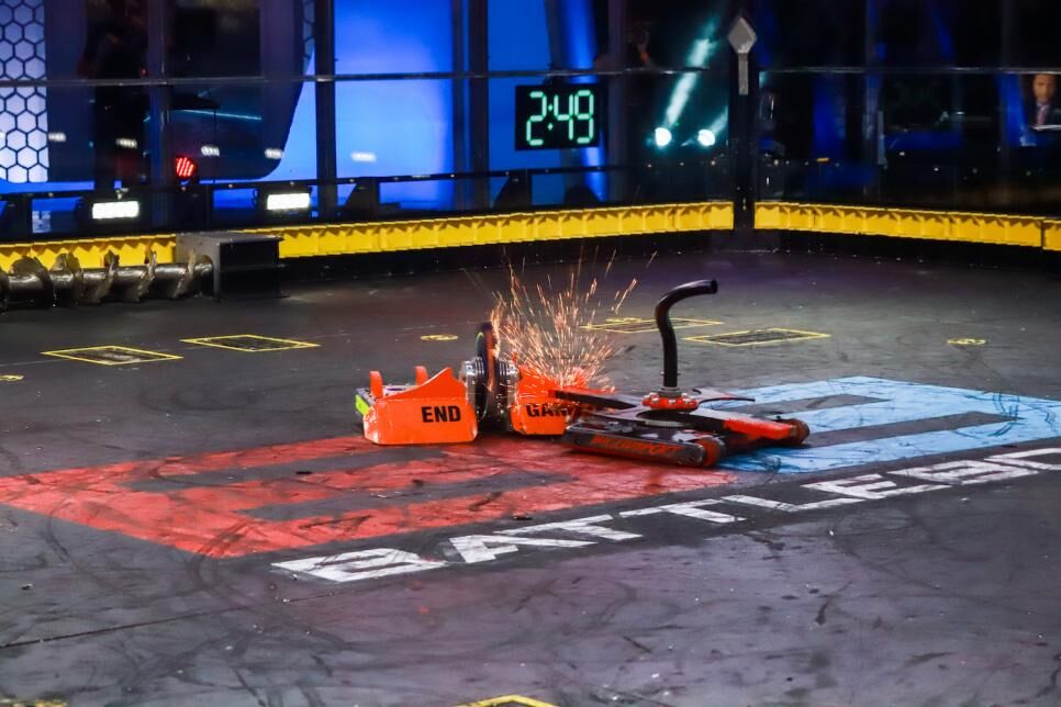 End Game - BattleBot - OYES Robotics - That's a wrap! After 2 weeks of  filming End Game is finally home ✈️ 😴. Who's excited for some awesome  robot carnage? 🤖 #Battlebots #CombatRobotics #EndGameGang #Robots  #ItsRobotFightingTime