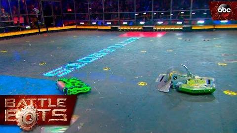 Bombshell vs. Poison Arrow - BattleBots