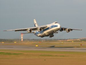 Antonov An-124 EFHK.jpg