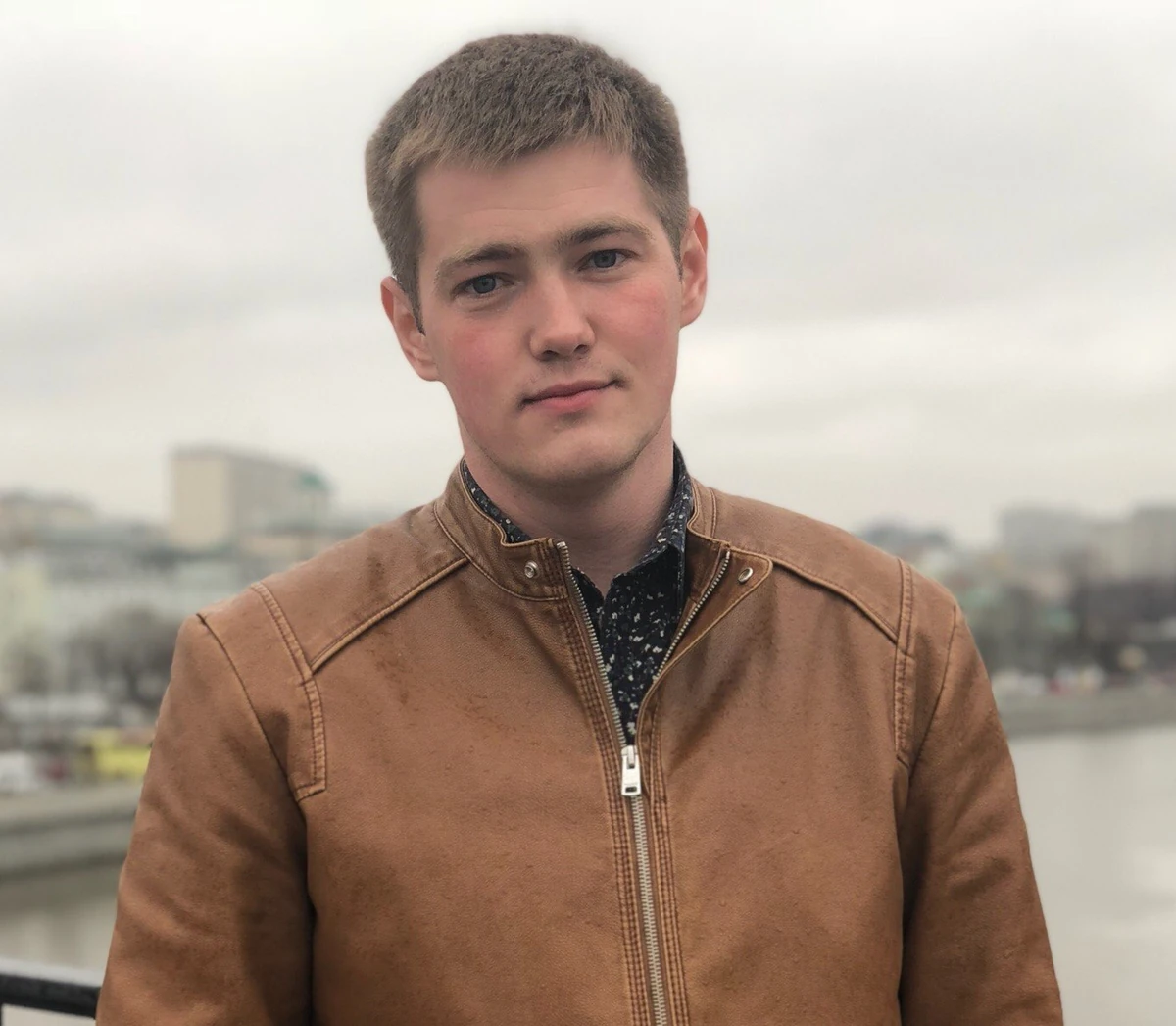 анна каренина вокзал. фотосессия в стиле ретро в поезде. жена паровоза. поезда в ряд. паровоз переславль залесский.