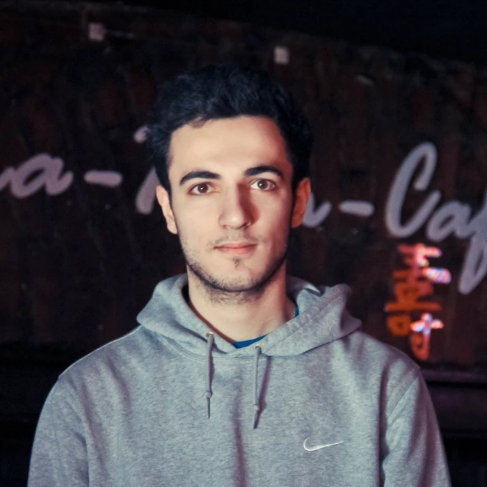 Нарек карапетян. Нарек буниатян. Нарек багян. Микаэл казарян. Эрвин ахназарян.