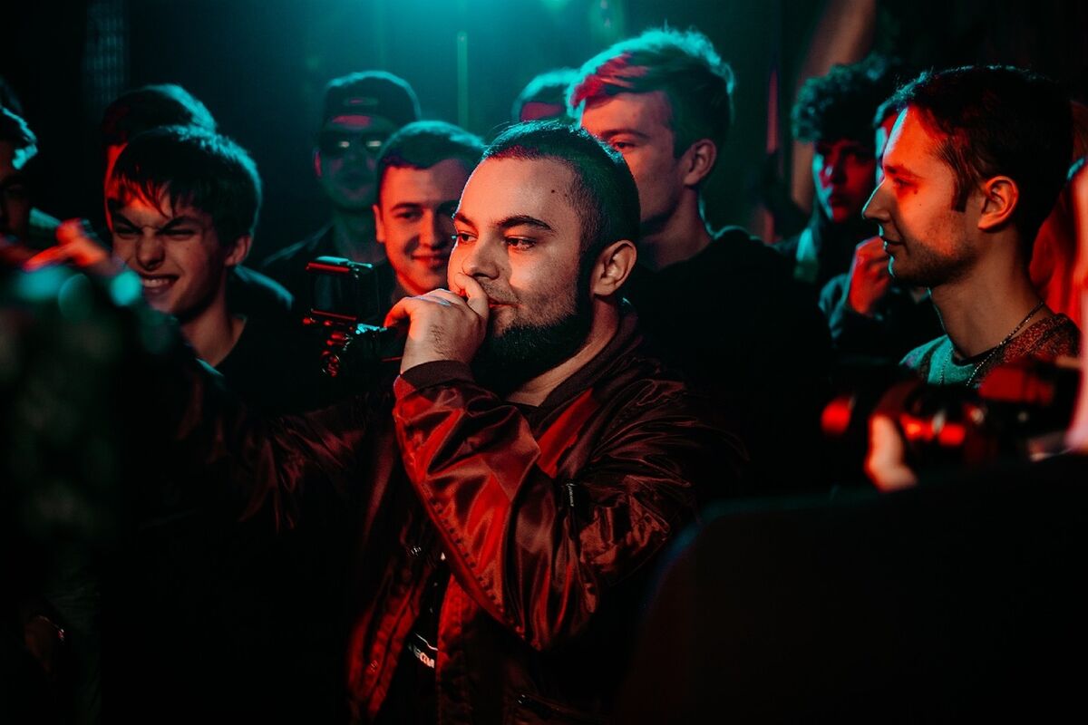 рэп батл. русский батл рэп. рэп баттл оксимирон. баттл рэперы. Caribou рэпер.